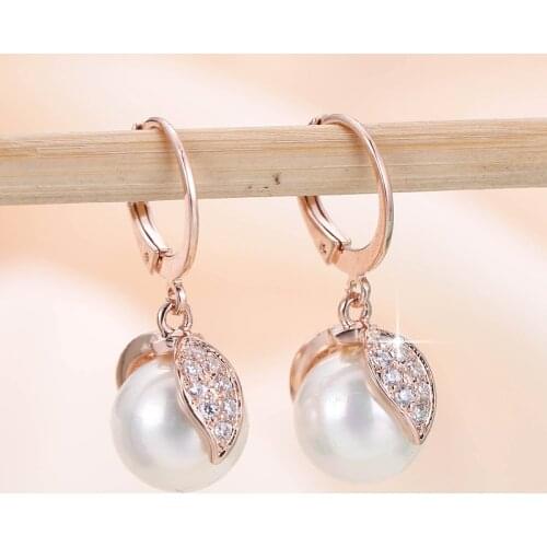 DE313 Street Series Fashion Exquisite Copper Zircon Creative Faux Pearl Earrings Gifts for Girls Evening Woman Jewelry Earrings