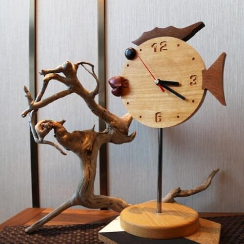 Cute desktop wooden fish desk clock Rural style goldfish art decoration Bedroom office Mute woden clocks