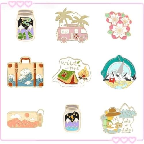 Outdoors Mountain Starry Night Brooches for Women Adventure Wild Hiking Travel Enamel Pin Bag Lapel Pin Badge Metal Jewelry Gift