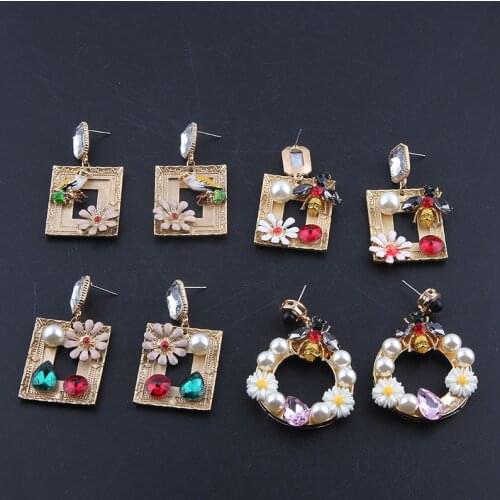 New European and American Baroque Pearl Square Metal Flower Earrings Geometric Shape Catwalk Earrings 860