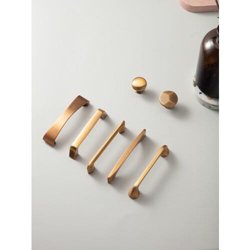 Zinc Alloy Brushed Bronze Cabinet Knobs Kitchen Door Handles Drawer Cupboard Pull Cabinet Handles for Furniture Hardware