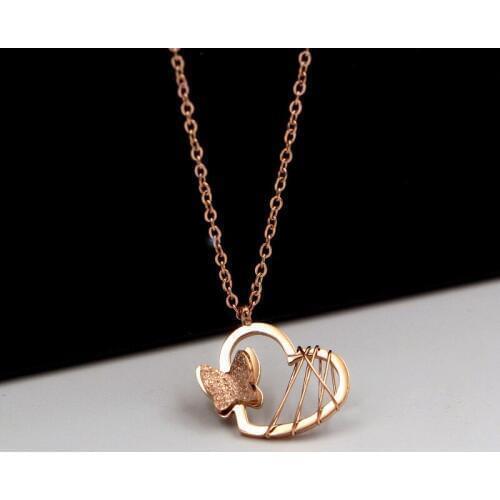 Fashion temperament frosted butterfly sandwich woman necklace wild peach heart clavicle necklace for women jewelry wholesale