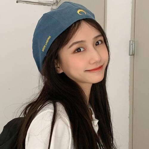Women Hats Autumn Winter Retro Moon Embroidered Forward Cap Girl Niche Wild Berets Korean Version Of Reverse Caps Detective Hat