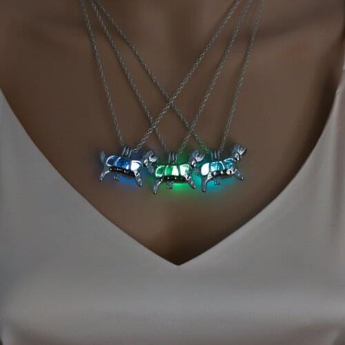 Glowing Necklace Women Glow in the Dark Honeybee Pendant Necklace Animal Luminous Stone Jewelry