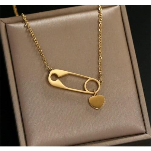 316L Stainless Steel 3D Gold Pin Peach Heart Titanium Steel Necklace Colorless Elegant Short Necklace No fade