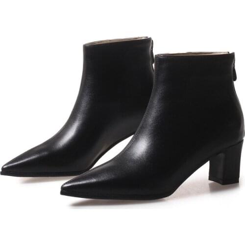 Big Size Back Zipper Short Cylinder Side Zipper Boots with Thick Heel and Middle Heel Point