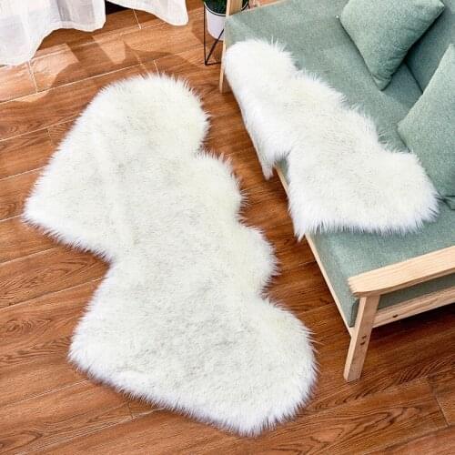 2020 Creative Love Heart Shape Plush Wool Carpet Fashion European Style Floor Mat Sofa Cushion Foot Pad