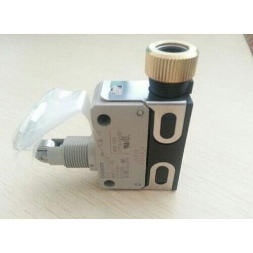 D4E-1A20N D4E1A20N 1PCS NEW IN BOX OMRON Limit Switch free shipping #exp