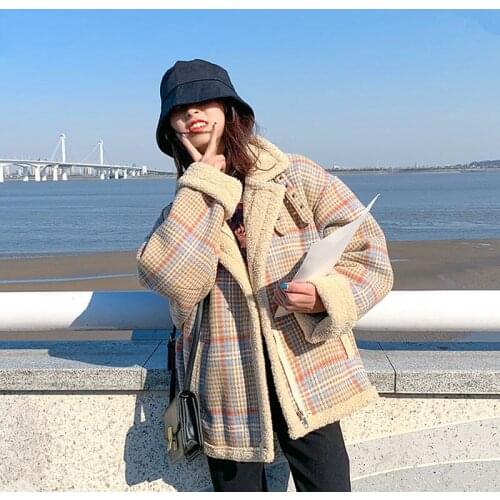 Autumn Winter 2021 Womens Short Plaid Lamb Wool Coat Korean Loose Lapel Long Sleeve Thick Warm Casual Loose Female Outerwear