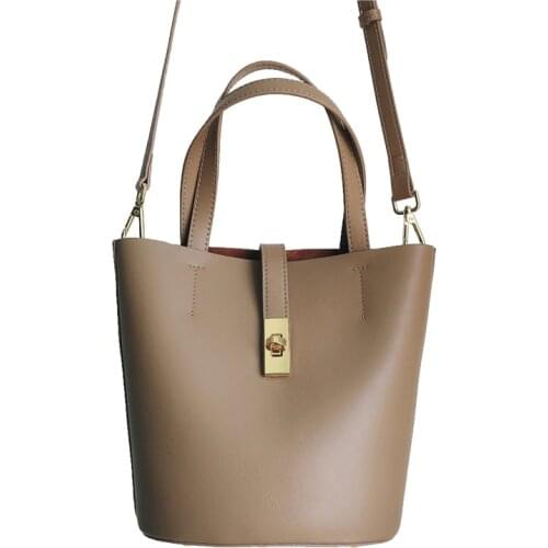 2021 Genuine Leather Women Soft Bucket Bag Trend Casual Brand Designer Totes Ladies Shoulder Handbags Female Hasp Messenger Bags