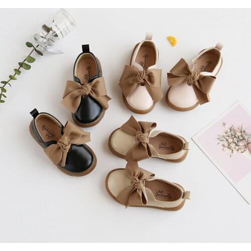 Girls Shoes 2021 Fashion Cute Bowtie Black Beige Pink Soft Sole Small Leather Shoes New Arrival Toddler Sneakers Hook Loop Fall