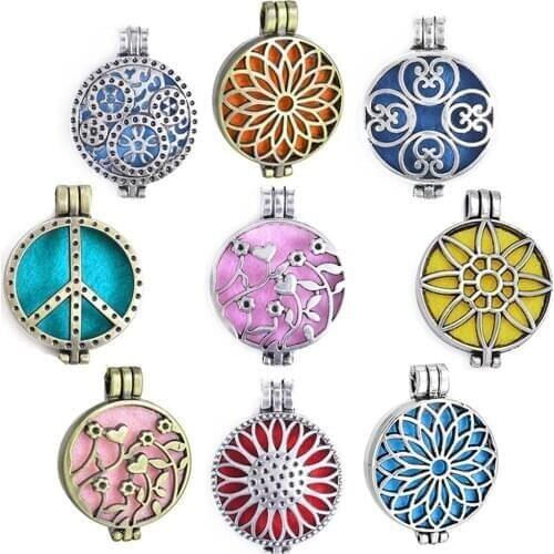 5pcs Hollow Vintage Antique Photo Aromatherapy Locket Sunflower Pendants Essential Oil Diffuser Locket Pendants For DIY Jewelry