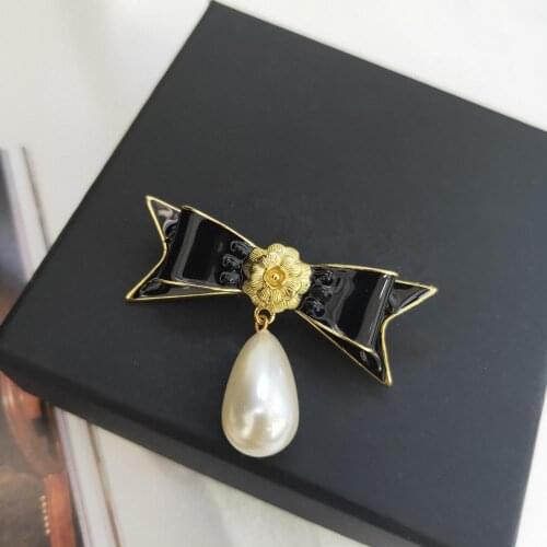 2021 New Brand Jewelry Vintage Lovely Style Brooch Party Sweater Brooche Black Fashion Bowknot Pearls Brooches