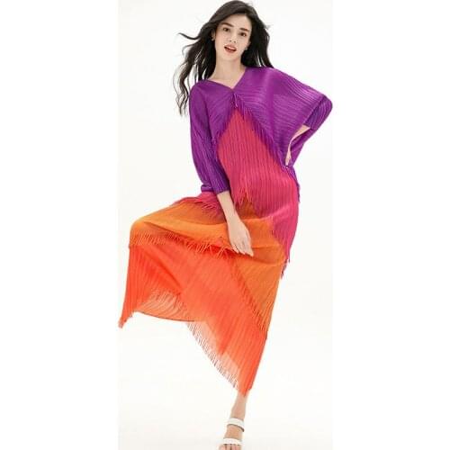 2021 autumn Fringed dress Miyake pleated V-neck hit color bat sleeve loose large folda thin one step skirts for woman