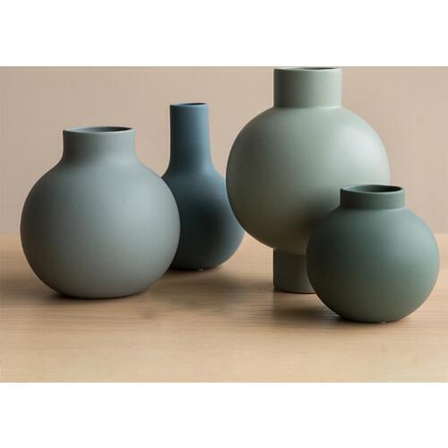 Modern Spherical Flower Vase Floral Ceramic Ball Planter Vase for Dried Flowers Table Top Centerpieces for Home Decoration