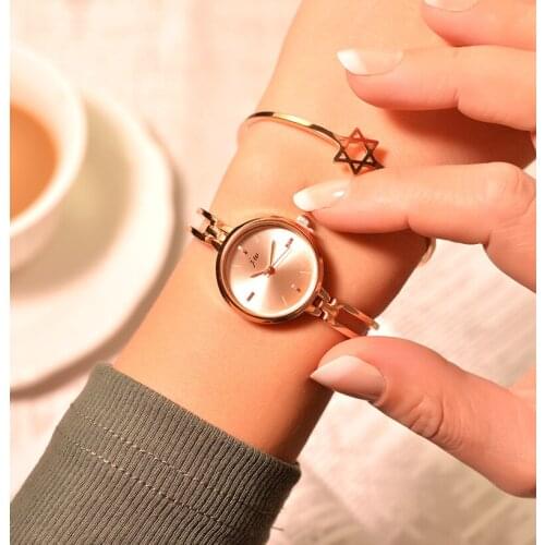 New style bracelet watch female fashion female student simple temperament small dial ladies bracelet quartz watch ins wind