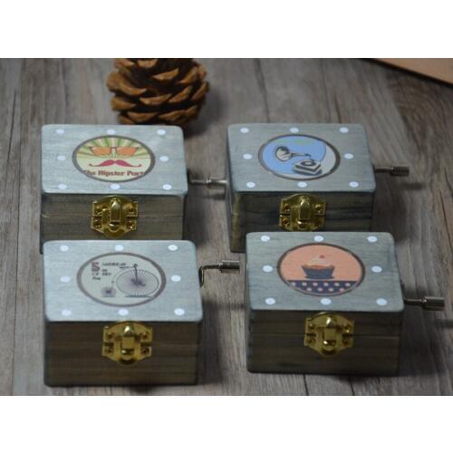 Sentimental Music Box Retro Nostalgia Series Eight-tone Box Wooden Hand Music Box Gift Home Decoration Accessories