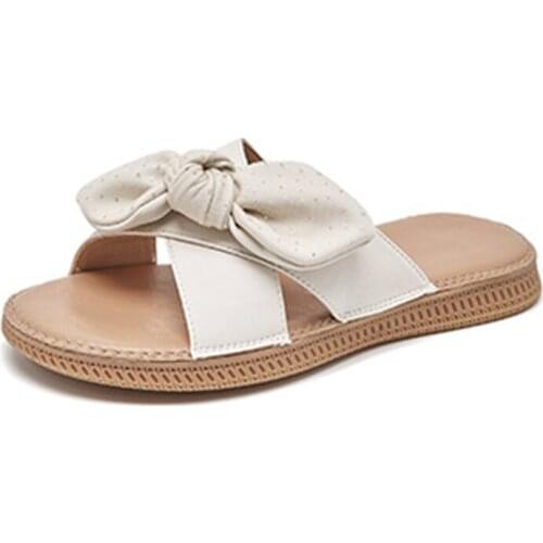 Female outside in the summer of 2021 new fashion slippers flat non-slip soft bottom sandals size 35 - 39
