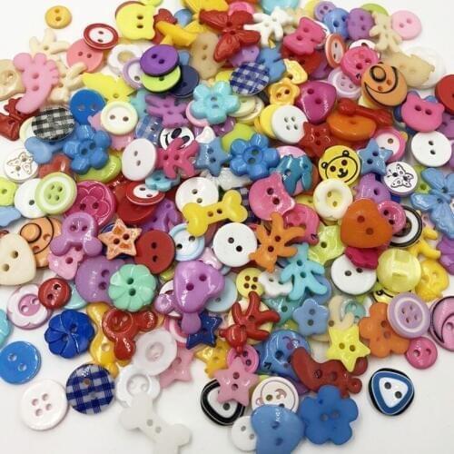 100 pcs Mix Shape Lots Colors DIY Scrapbooking Cartoon Buttons Plastic Buttons Childrens Garment Sewing Notions PT98