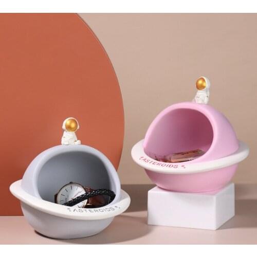 Nordic Creative Astronauts Entrance Hall Key Storage Ornaments Creative Home Living Room Tea Table Storage Decorations Gifts