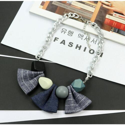 New Fashion Woman Necklace Geometric Wood Jean Bowknot Pendant Necklaces Short Sweater Metal Chain Accessories Jewelry