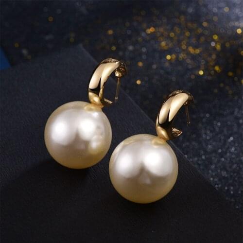 2021 simple trend line personality fashion pearl geometric circle all-around light luxury earrings pendant temperament earrings