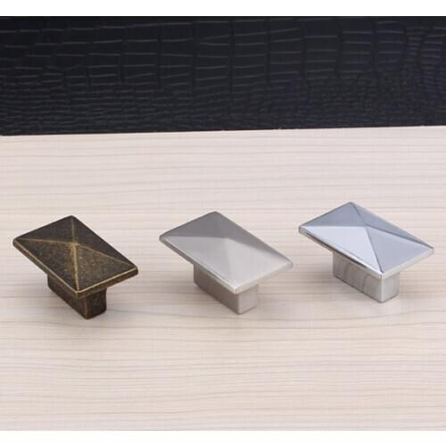 Metal Dresser Knobs Drawer Pull Handles / Kitchen Cabinet Pulls Knobs Decorative Knobs Silver Antique Brass Handle