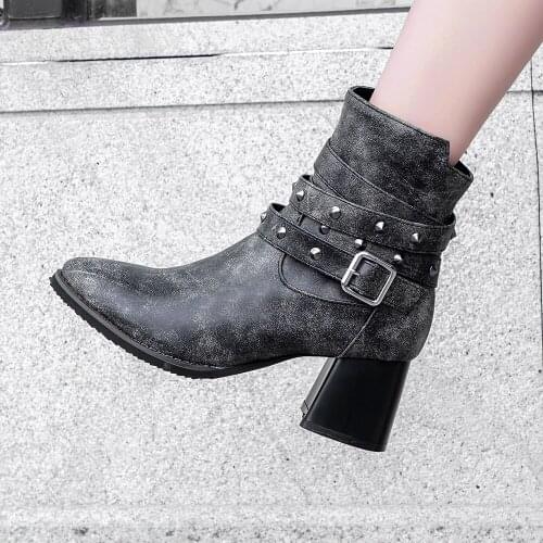 Foreign trade womens shoes star same rivet belt buckle thick heel short boots large size 45 46 47 48 Martin boots