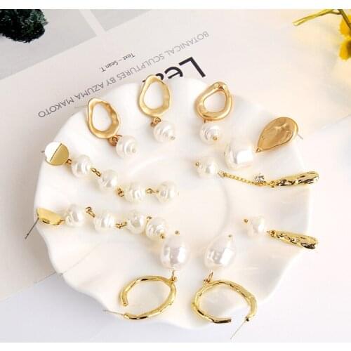 Vintage Classic Imitation Pearl Earrings for Woman Baroque Style Circle Geometry Jewelry Engagement Wedding Earrings Birthday