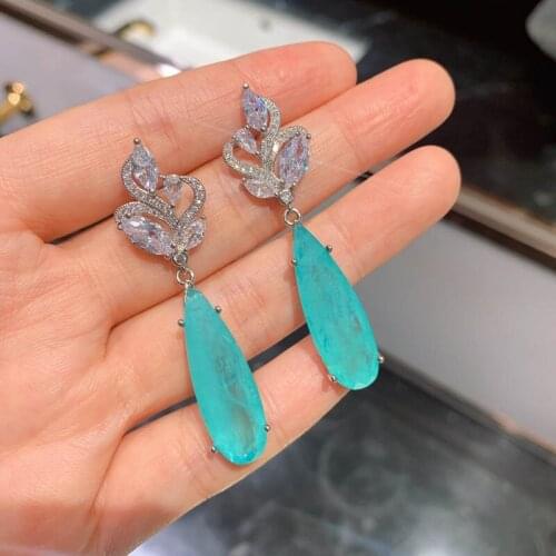 The new exquisite pendant earrings are suitable for womens parties and dating, luxurious water drop shape, color treasure and t