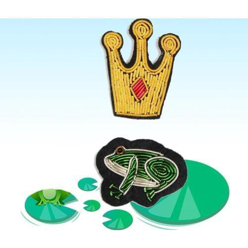 1 Piece Europe Fashion Copper Silk Frog Crown Brooch Badge for Clothes Decoration DIY Applique Badge for Clothes Bags
