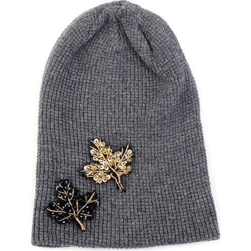 Charm Wood Adult Cashmere Beanie Hat With 2 Maple Leaves Accessories Autumn Winter Warm Hat Adult Beanies Skull Cap