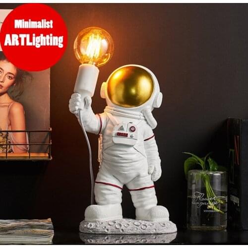 Modern Astronaut Table Lamp Art Deco Resin Lamp Table Bedroom Lamp Creative Living Room Loft Decoration Space Man Desk Light LED