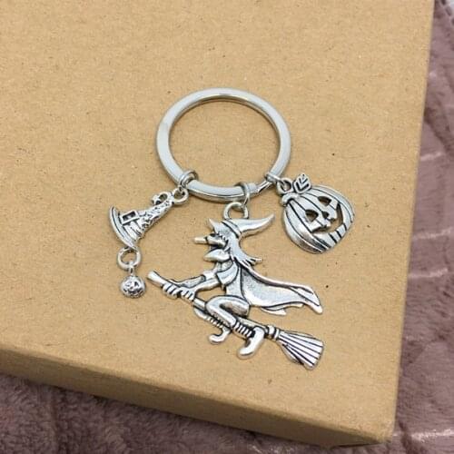 2018 Halloween Pumpkin Head Sorcerer Witch Keychain For Keys Car Bag Charm Key Ring Fashion Horror Charm Halloween Gift