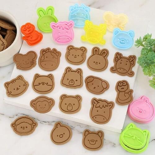 Cartoon Small Animal Cookie Mold Cute Lamb Pig Bear Model 3D Three-dimensional Pressing Baking Cookie Cutter Kitchen Gadget
