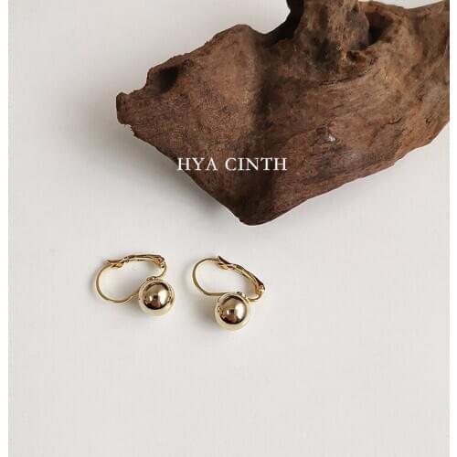 Korean Design Metal Ball Glossy Bright Gold Earrings Simple Cold Wind Atmospheric Ear Buckle Trend Fashion Ear Jewelry Women