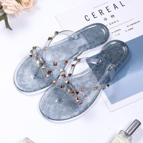 2020 New bow rivet flip-flops women summer cross-border explosions Hualun slip-resistant crystal sandals and slippers