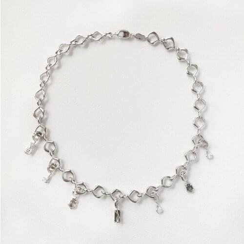 Ins cold wind and venom embellishment twist necklace new design sense necklace woman