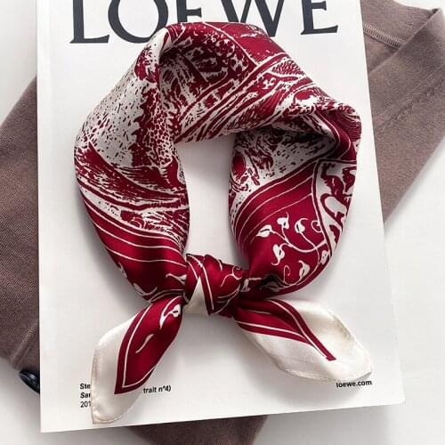 Spring and Autumn New Style Summer Silk Small Square Scarf Women Fashion Luxury 100% Silk Scarf Scarf Headband Decorative Scarf