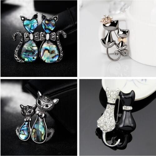 Lover or Sister Double Cat Brooch for Party Gift Shell Metal Crown Rhinestones Enamel Pin Black Animal Brooch for Women Jewelry