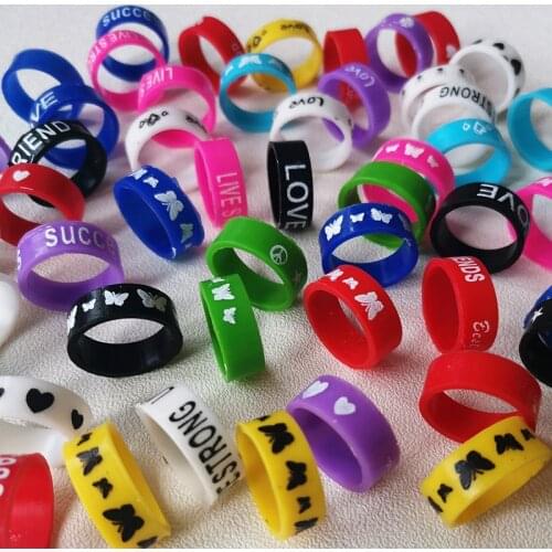 Wholesale 50PCS Children Jewelry Mixed Lots Love Friends Silicone Boy Girl Kids Gift Rings For Women Multi Color Cheap Drop Ship