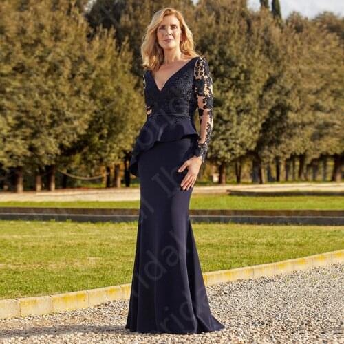 New Elegant 2021 Dark Navy Mother of the Bride Dresses Long Sleeves Lace Wedding Party Dresses V Neckline Mother Dress Appliqued