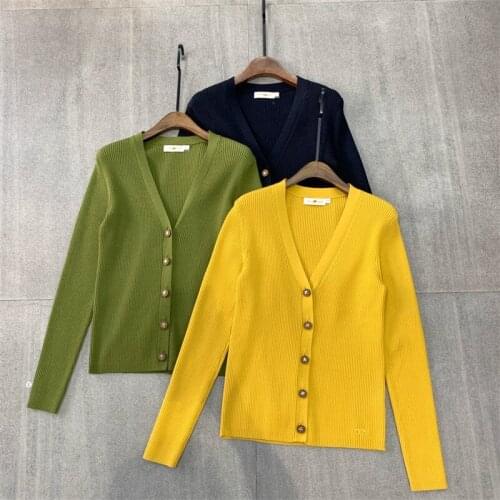 Women Sweater 2021 Autumn Wooden Buckle V-neck Wool Slim Slimming Threaded Sweater Women Outer Long-sleeved Cardigan Sweater