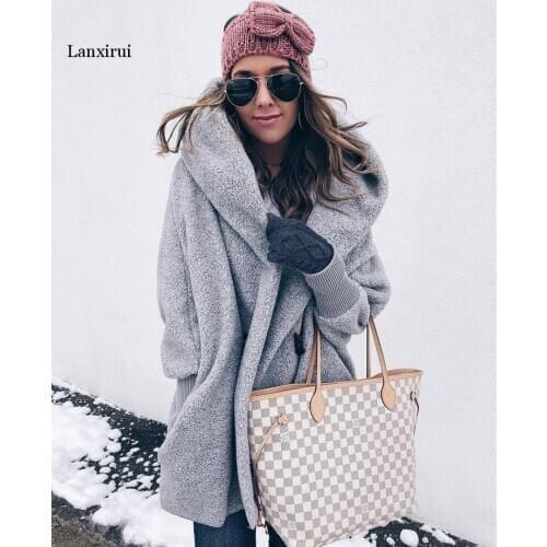 Amazon Hot Selling WOMENS Dress Europe and America New Style Thickened yang gao mao Hooded Coat plus Velvet Easy Casual Windbre