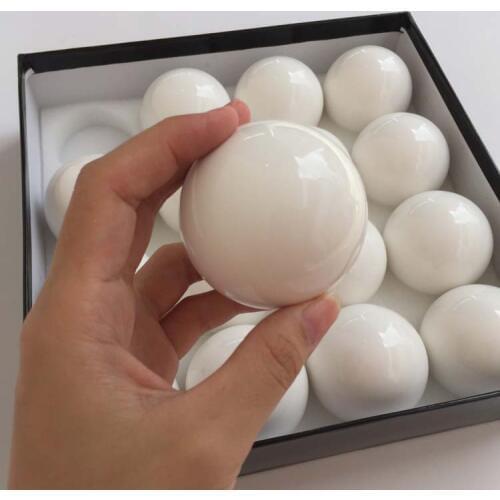 2016 16pcs/set 57.25mm Resin Magnetic White Ball for Coin Billiard Table Super White Billiards Pool Magnetic Balls High Quality