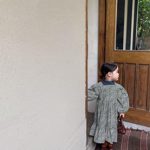 Korean childrens clothing 2021 autumn new middle and small childrens dress Korean Vintage corduroy floral skirt cotton