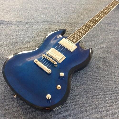 Top electric guitars,Flame Maple Top customized high-quality guitars, chrome hardware, Blue. free shipping