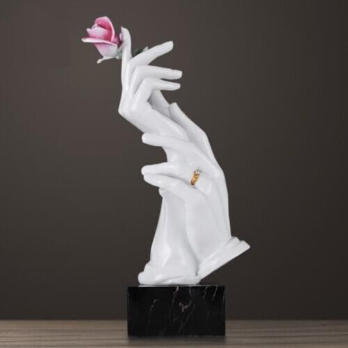 HAND-TO-HAND GRIP ROSE STATUE HANDMADE LUXURY SCULPTURE COLOPHONY CRAFTS OFFICE HOTEL CLUBHOUSE LIVING ROOM DECORATION