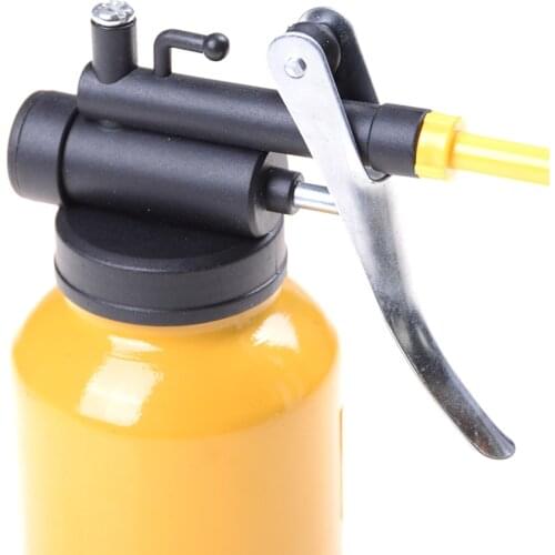 High Pressure Pump Action Oiler 250g Lubrication Feed Oil Can Spray Gun Pot