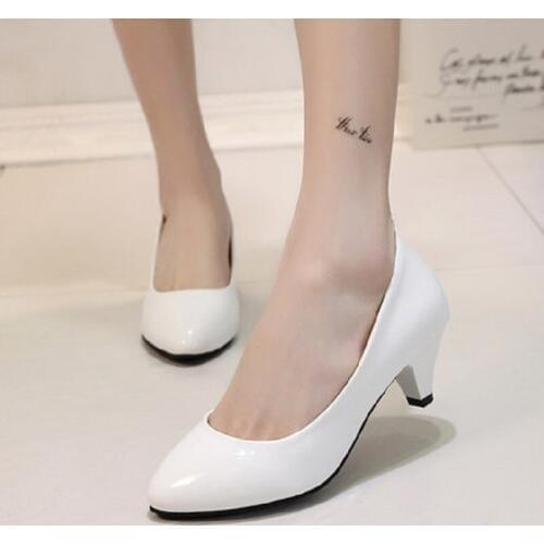 Spring and autumn new round head high heels womens comfortable low-heeled professional dress patent leather shoes